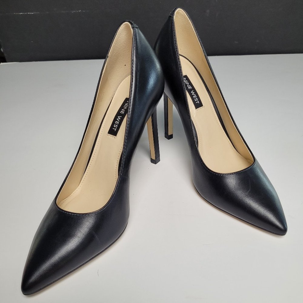 Never worn Nine West Tatiana Black Leather Pointy Toe Pumps